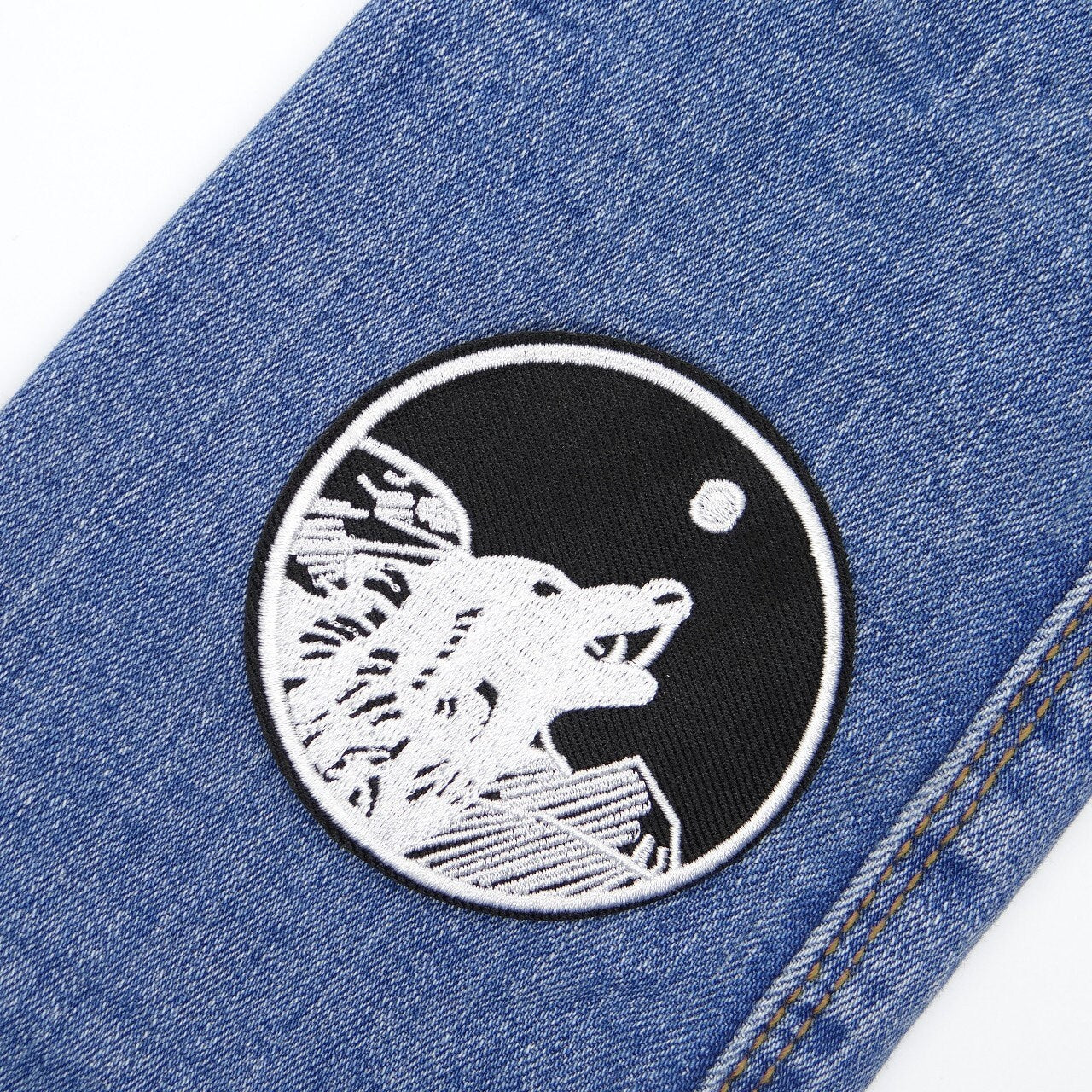 Iron on Patches / Sew on embroidered patches - White Wolf Embroidery Patchwork - Scary Animal Pets Dog Moon Applique DIY Badge for Clothing