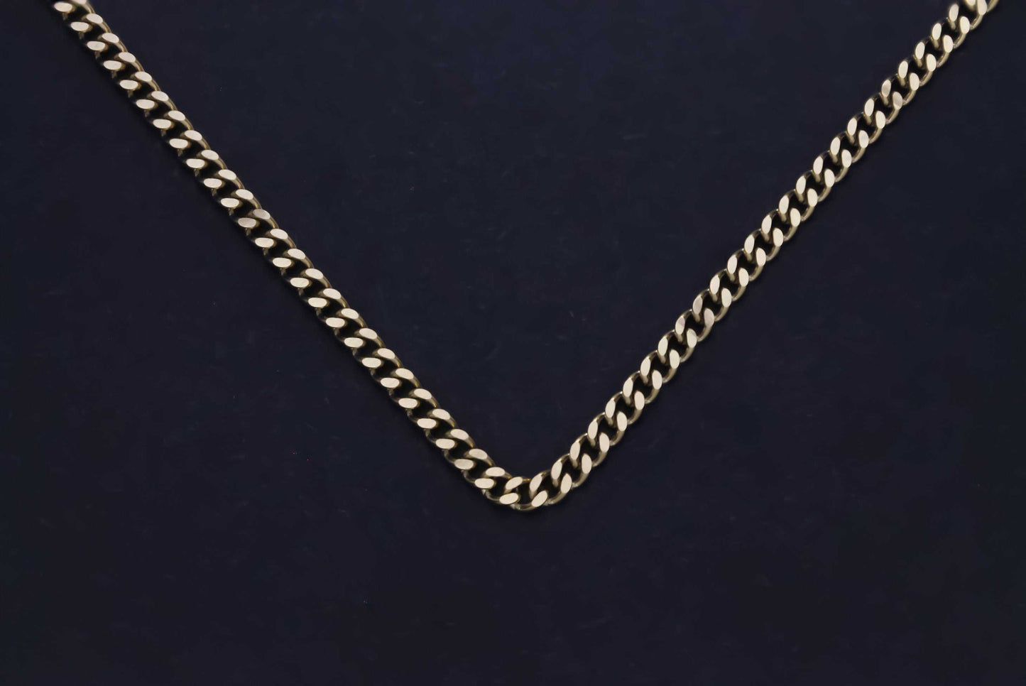 CRW Alien Head Necklace with 3mm miami cuban link chain in gold - Futuristic Necklaces for Women - Necklace for Men - Necklace with Pendant