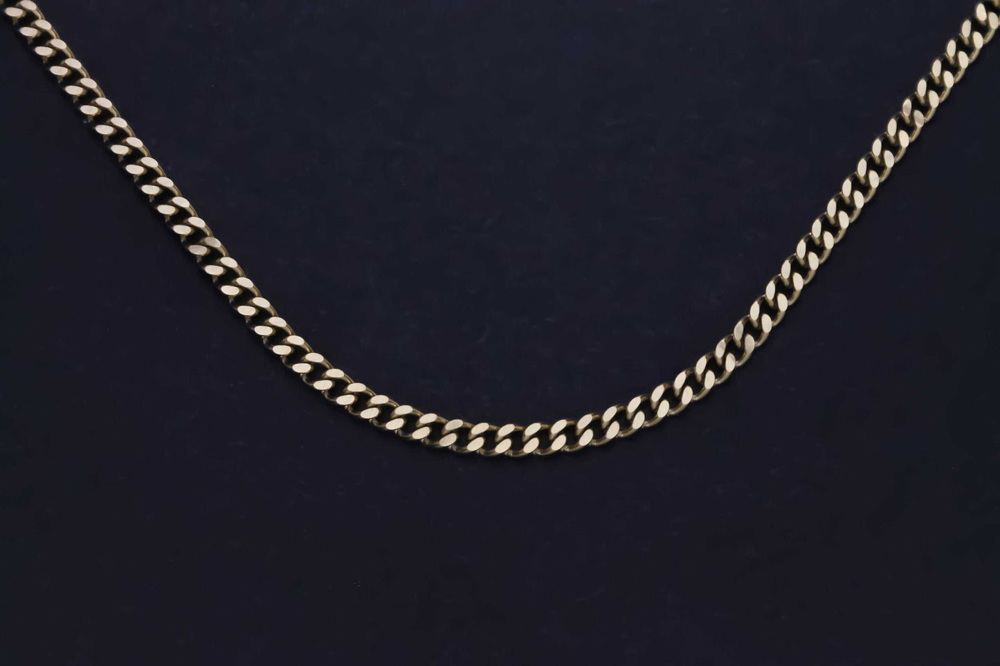 CRW Elizabeth II Necklace with 3mm miami cuban link chain in gold - Queen Necklaces for Women - Necklace for Men - Necklace with Pendant