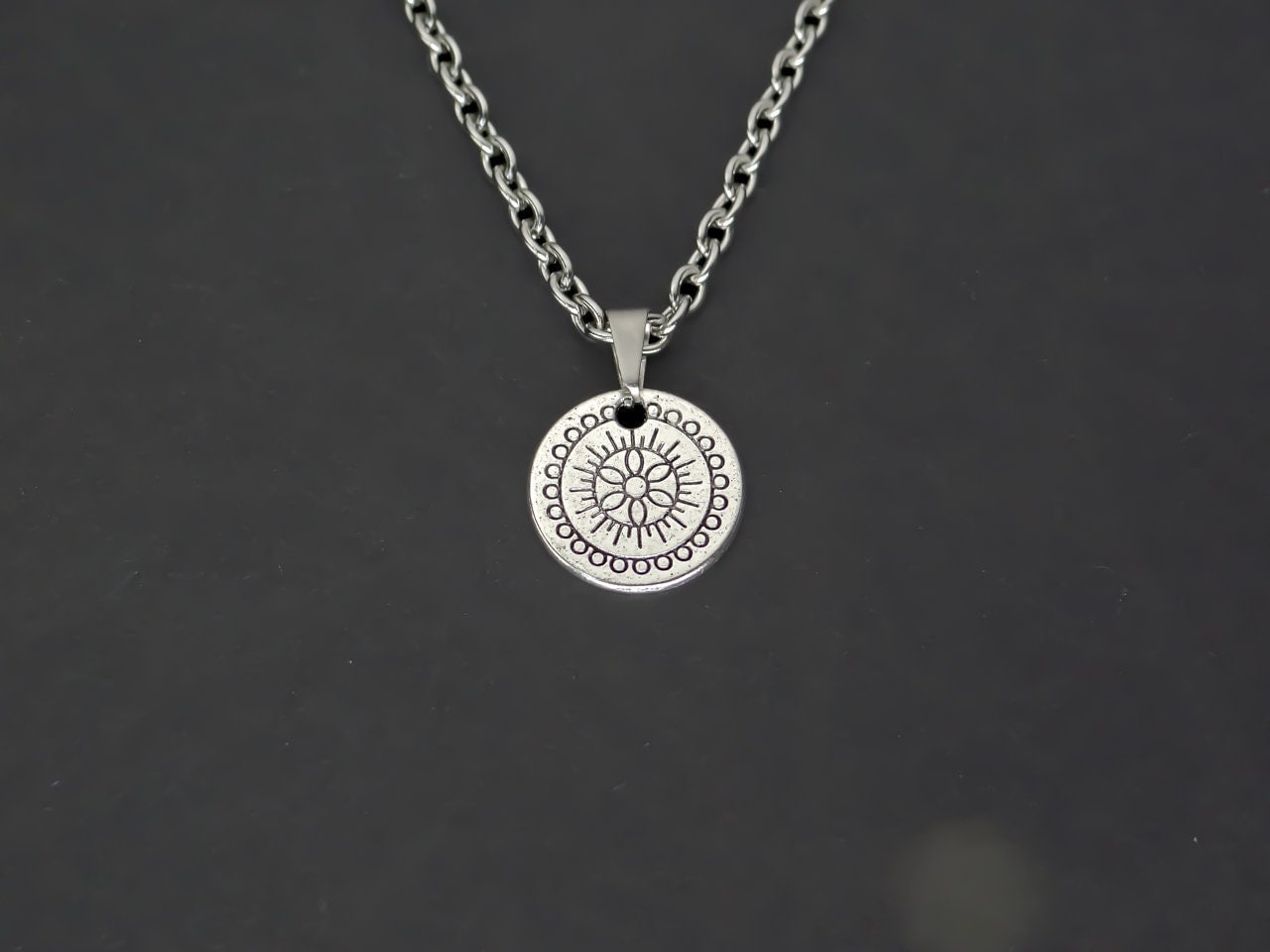 CRW Bohemian Flower Necklace with 1.6mm rolo chain in silver - Coin Necklaces for Women - Pattern Necklace for Men - Necklace with Pendant