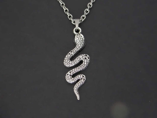 CRW Bohemian Snake Necklace with 1.6mm rolo chain in silver - Serpent Necklaces for Women - Pattern Necklace for Men - Necklace with Pendant