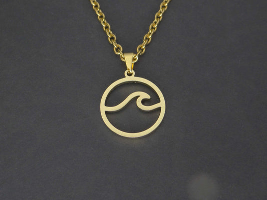 CRW The Great Wave Necklace with 1.6mm rolo link chain in gold - Sea World Necklace for Women -Surf Necklace for Men - Necklace with Pendant