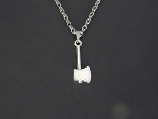 CRW Simple Axe Necklace with 1.6mm rolo chain in silver - Shape Necklaces for Women - Minimalistic Necklace for Men - Necklace with Pendant
