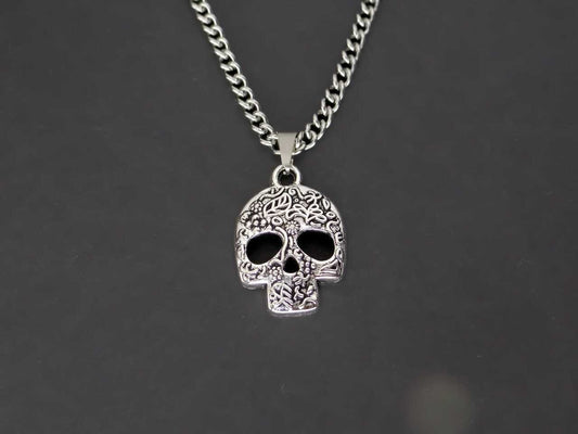CRW Tribal Skull Necklace with 1.8mm curb chain in silver - Shape Necklaces for Women - Pattern Necklace for Men - Necklace with Pendant